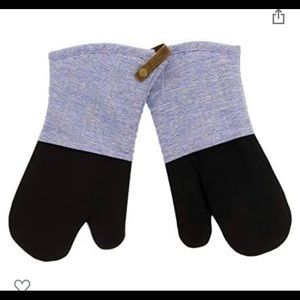 New Cuisinart Oven Mitts